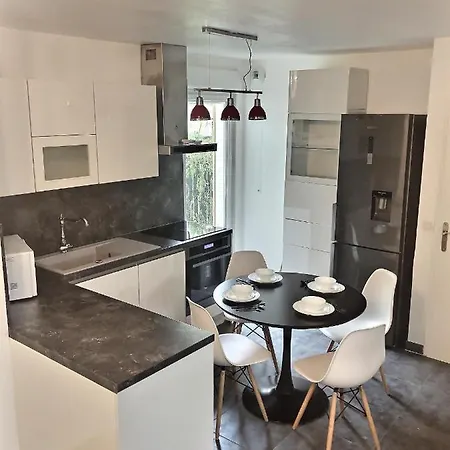 F2-55m2-10mm Paris-parking Souterrain-ideal Deplacements Professionnel /loisirs Appartement